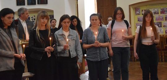 В Острозькій академії вшанували пам’ять дітей, які загинули внаслідок російської агресії проти України