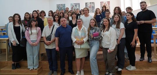 «Лариса Івшина в Острозькій академії: презентація нової книги «Неочевидне» та діалог про ідентичність і модернізацію»