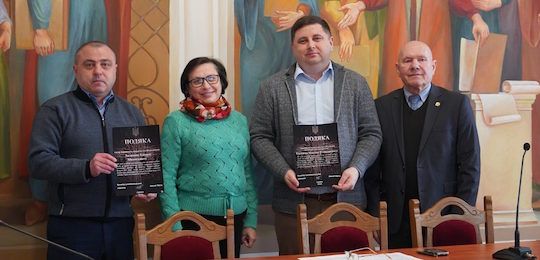 Острозька академія отримала подяки від військових