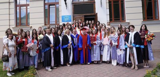 Віват бакалаврам Навчально-наукового інституту лінгвістики!