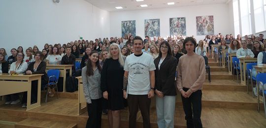 Допремʼєрний показ відеовипуску проєкту «Українські палаци. Королівська історія: палац Острозького»