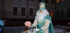 В Острозькій академії засяяли новорічні вогники