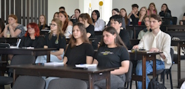 В Острозькій академії відбулася зустріч із лікаркою-психотерапевткою Галиною Хилюк