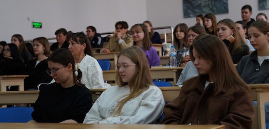 Французькі розробники й волонтери презентували проєкт «Гра та правила, або Правила гри» в Острозькій академії