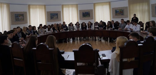 В Острозькій академії провели модель перемовин щодо врегулювання російсько-української війни за участі основних міжнародних гравців