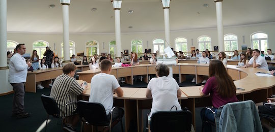 В Острозькій академії нагородили переможців фотоконкурсу імені «Небесного фотографа» Максима Бурди