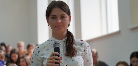 «Лариса Івшина в Острозькій академії: презентація нової книги «Неочевидне» та діалог про ідентичність і модернізацію»