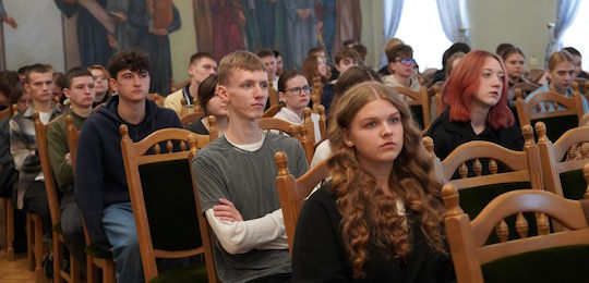 Нова еліта лідерів: в Острозькій академії відбулася інавгурація перших магістрів меценатської програми «Глобальний комунікаційний менеджмент»