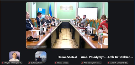 Участь представників академічної спільноти Острозької академії в круглому столі в Дипломатичній академії України