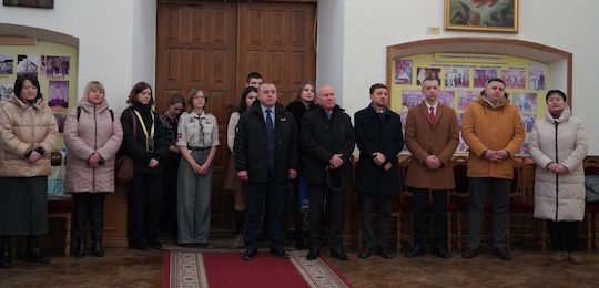 Острозькій академії передали Вифлеємський вогонь миру