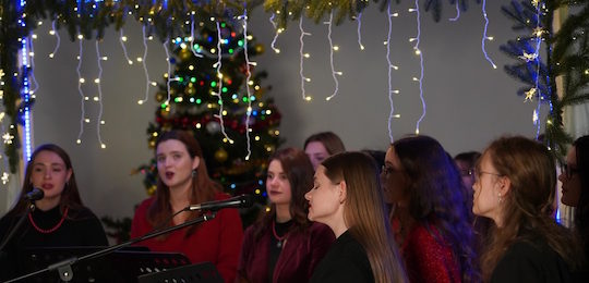 «На Різдво – додому»: благодійний концерт студентського хору Острозької академії