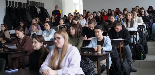 В Острозькій академії відбулася літературна зустріч з Олександром Ірванцем