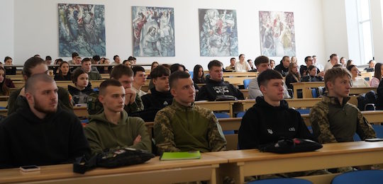 До Дня українського добровольця в університеті відбулась зустріч із Єленою Крохмалюк