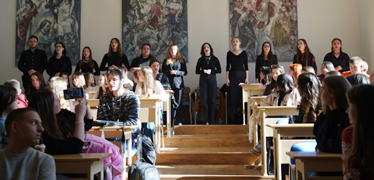 В Острозькій академії відбувся театралізований захід «Голос Шевченка в багатоголоссі поколінь»