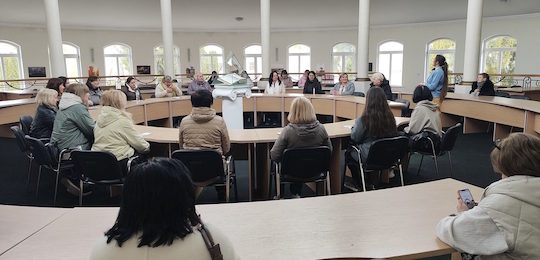 В Острозькій академії відбувся семінар «Шкільна бібліотека як місце, що сприяє формуванню здоров'язбережувальної компетентності учнів за допомогою арттерапії»