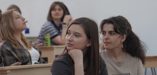 Доктор філософії з медіадосліджень Девід Грейкон провів семінари з медіаграмотності для студентів Острозької академії