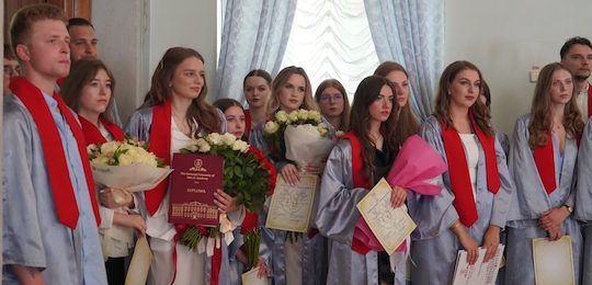 Віват бакалаврам Навчально-наукового інституту лінгвістики!