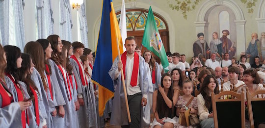 Віват бакалаврам Навчально-наукового інституту лінгвістики!