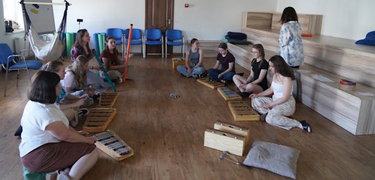 В Острозькій академії відбувся майстер-клас «Симфонія маленьких відкриттів: знайомство з Орф-шульверком»