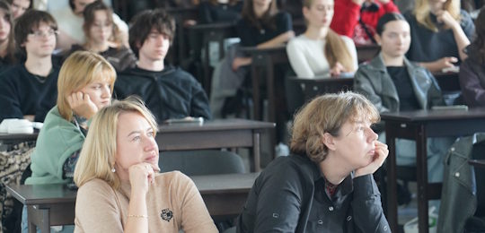 В Острозькій академії говорили про воєнну журналістику в межах проєкту «Професійні діалоги» Премії імені Георгія Ґонґадзе