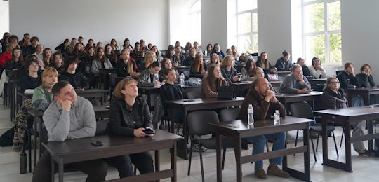 В Острозькій академії говорили про воєнну журналістику в межах проєкту «Професійні діалоги» Премії імені Георгія Ґонґадзе