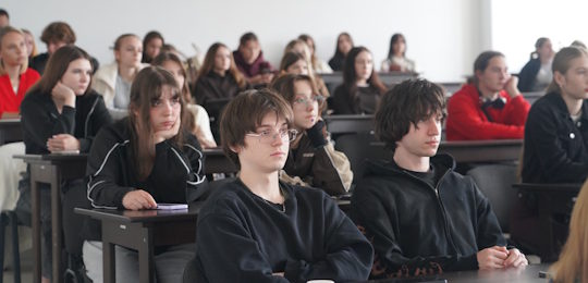 В Острозькій академії говорили про воєнну журналістику в межах проєкту «Професійні діалоги» Премії імені Георгія Ґонґадзе