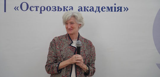 Дипломатія, партнерство і голос України: зустріч студентів Острозької академії з Посолкою Канади Тамарою Мавіні