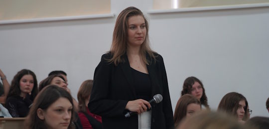 Дипломатія, партнерство і голос України: зустріч студентів Острозької академії з Посолкою Канади Тамарою Мавіні