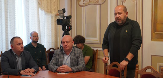 В Острозькій академії презентували монографію «Політика інформаційної безпеки в умовах російсько-української війни» Олександра Курсика