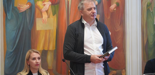В Острозькій академії презентували монографію «Політика інформаційної безпеки в умовах російсько-української війни» Олександра Курсика