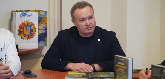 В Острозькій академії презентували монографію «Політика інформаційної безпеки в умовах російсько-української війни» Олександра Курсика
