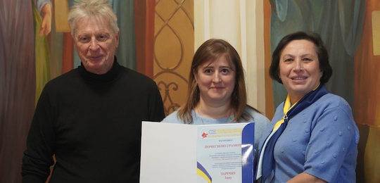 Вітаємо Інну Зарічну з отриманням почесної грамоти Рівненської обласної організації Профспілки працівників освіти і науки України